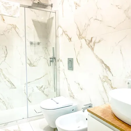 Banfi Luxury - Sauna & Jacuzzi شقة *