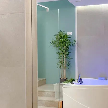 Banfi Luxury - Sauna & Jacuzzi Apartament Mediolan